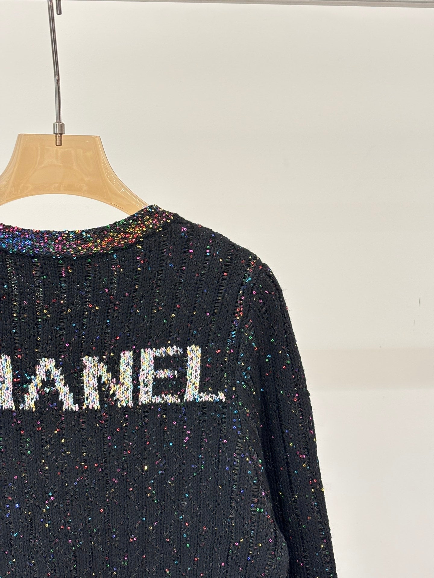 Logo contrasting color jacquard heavy-knit cardigan