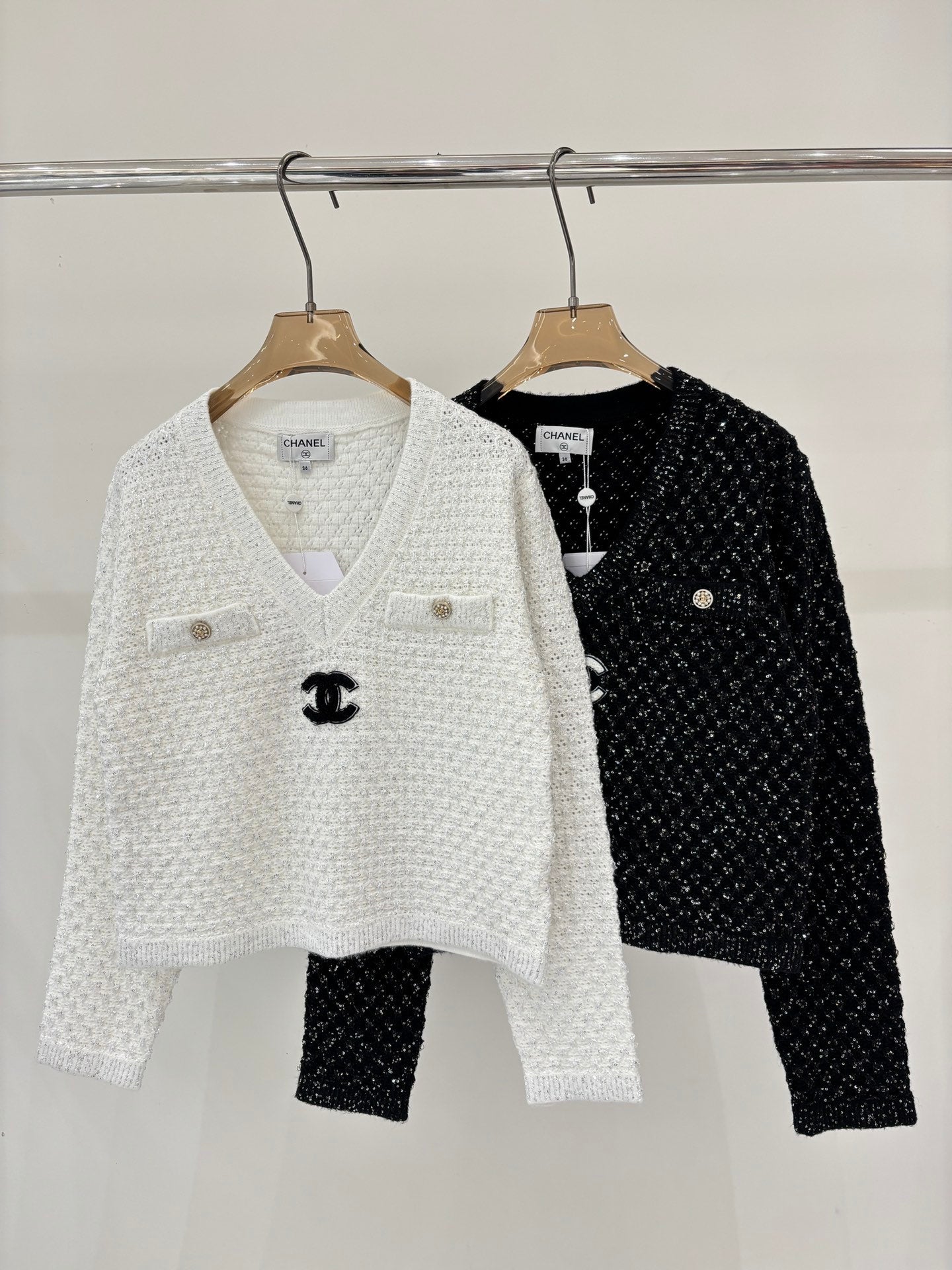 Three-dimensional jacquard heavy-duty knitted long-sleeved top