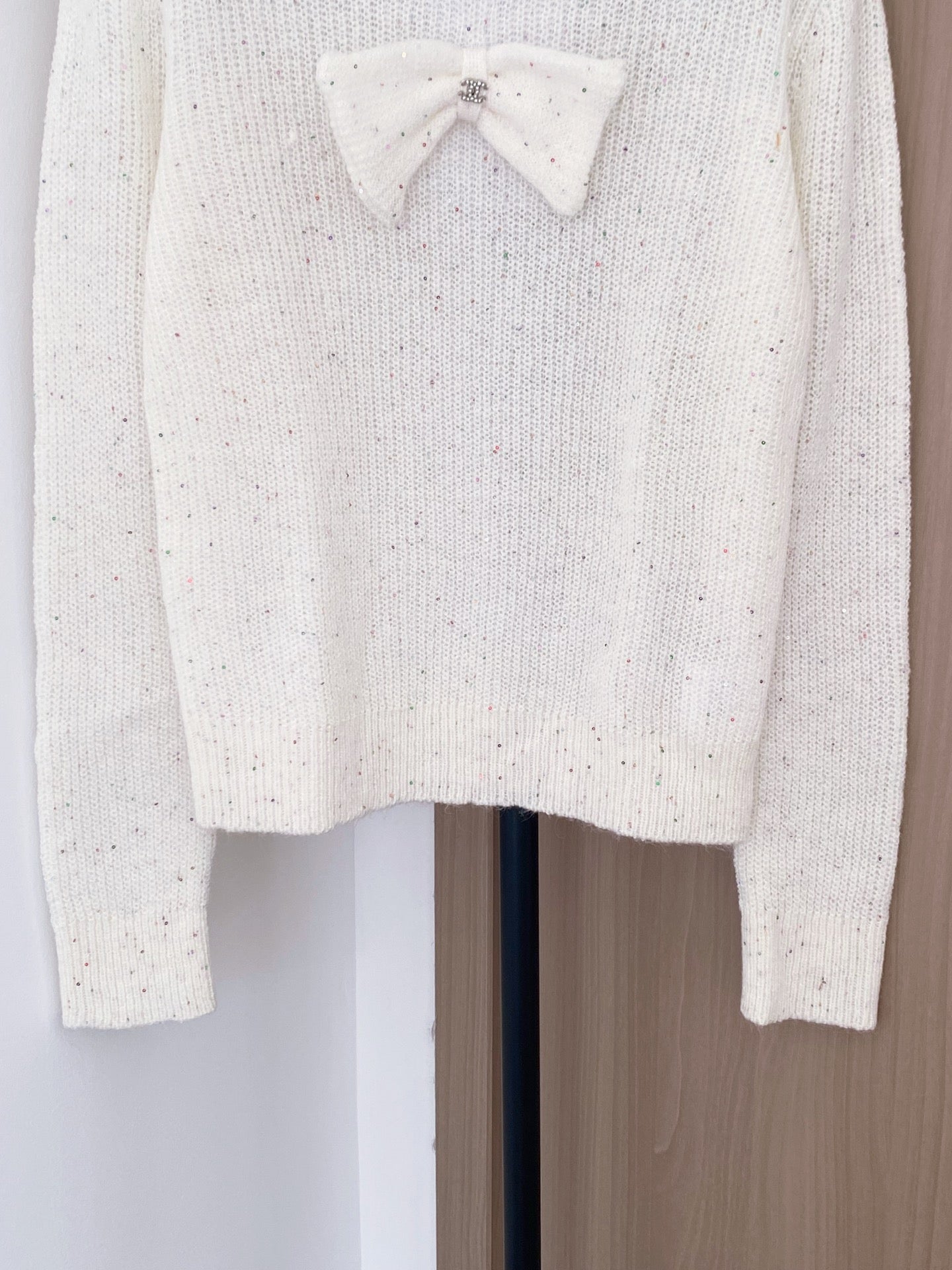 Bowknot sequined knitted long-sleeved top
