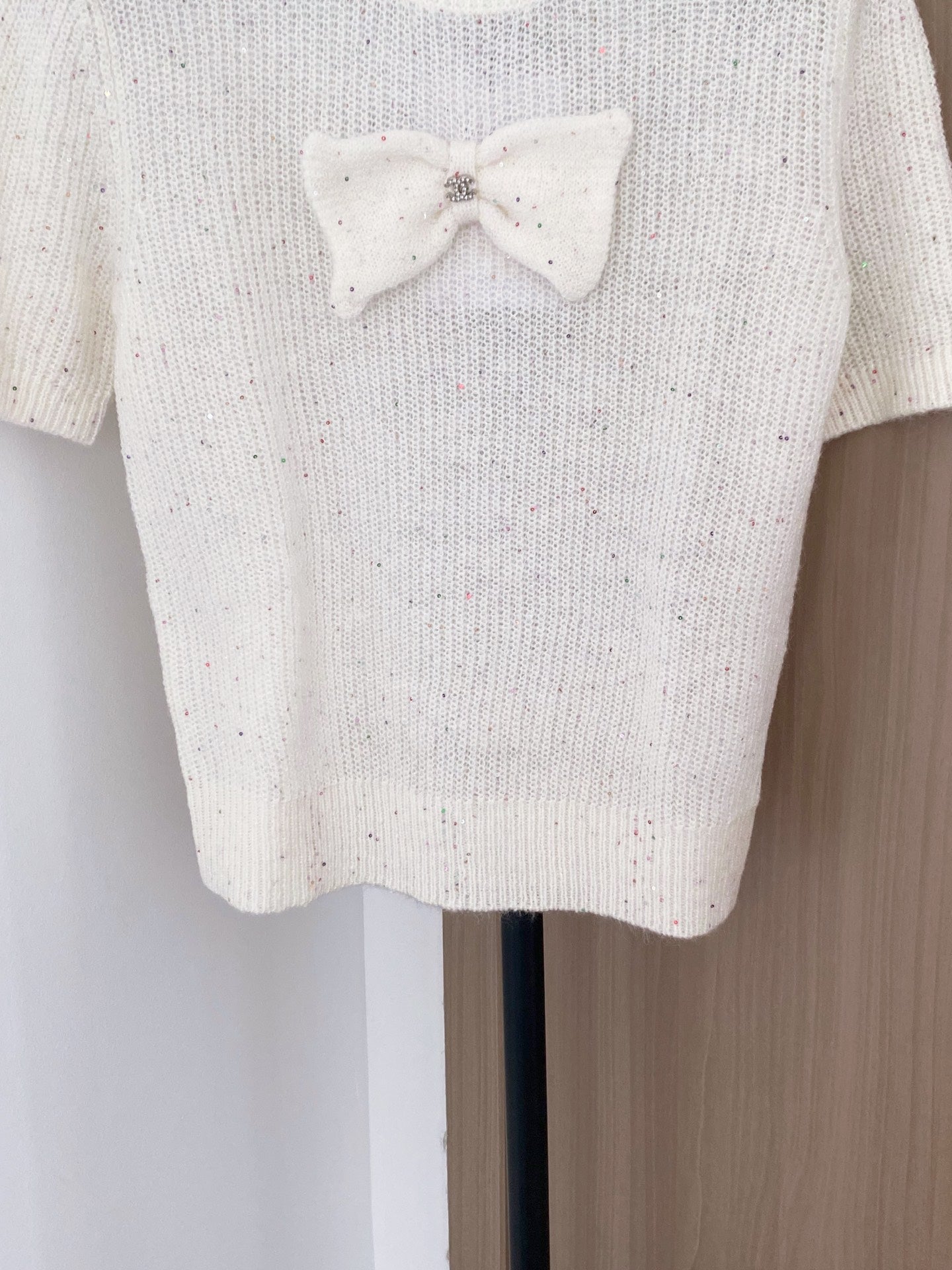 Bowknot sequined knitted short-sleeved top