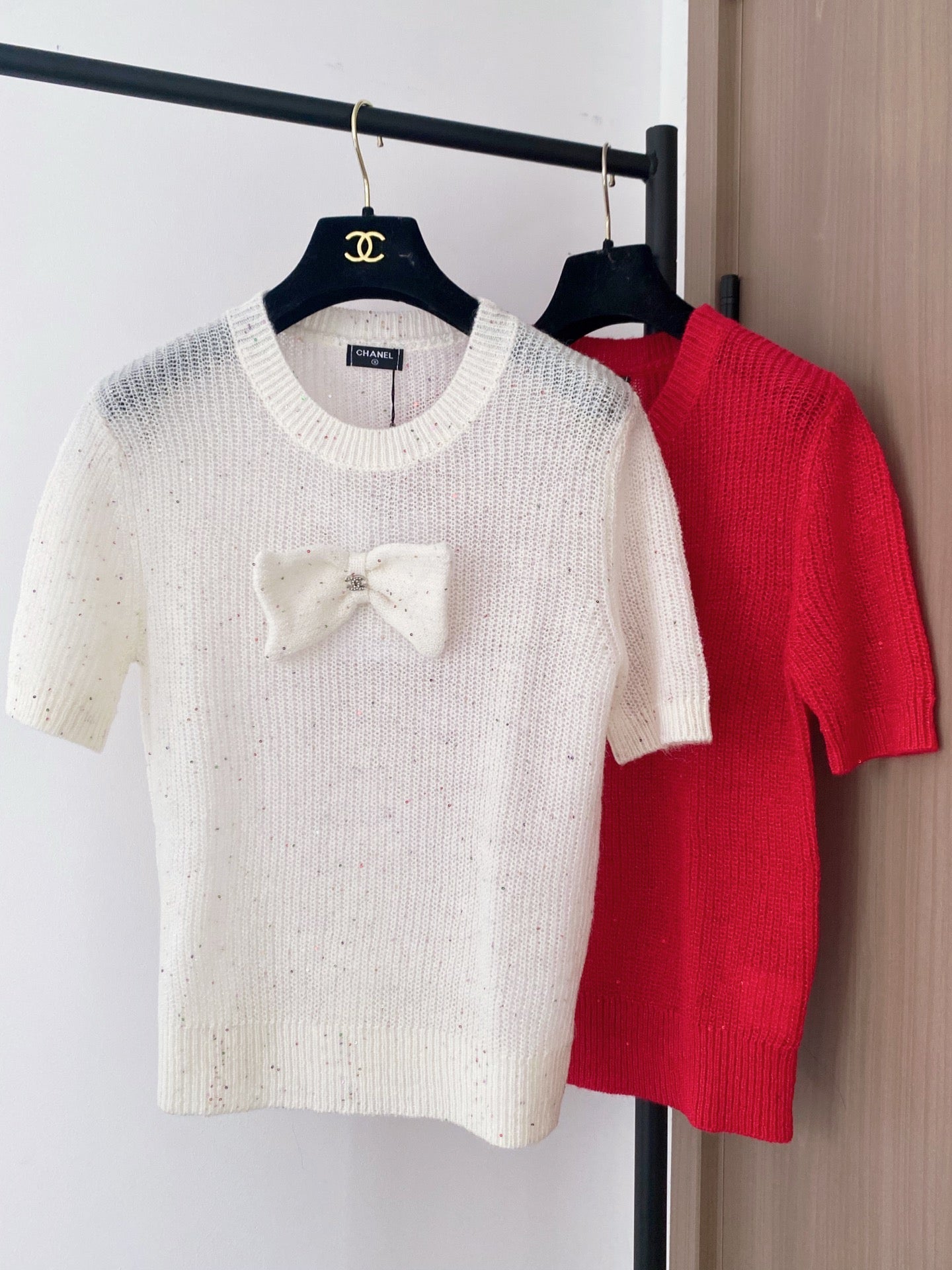 Bowknot sequined knitted short-sleeved top
