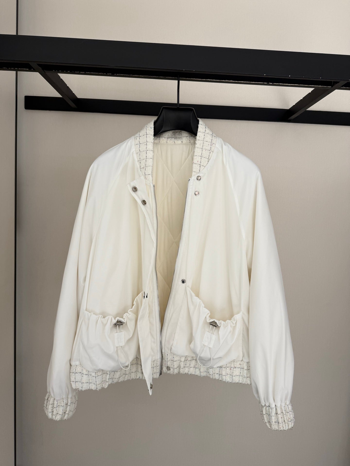 Tweed jacket with cotton lining