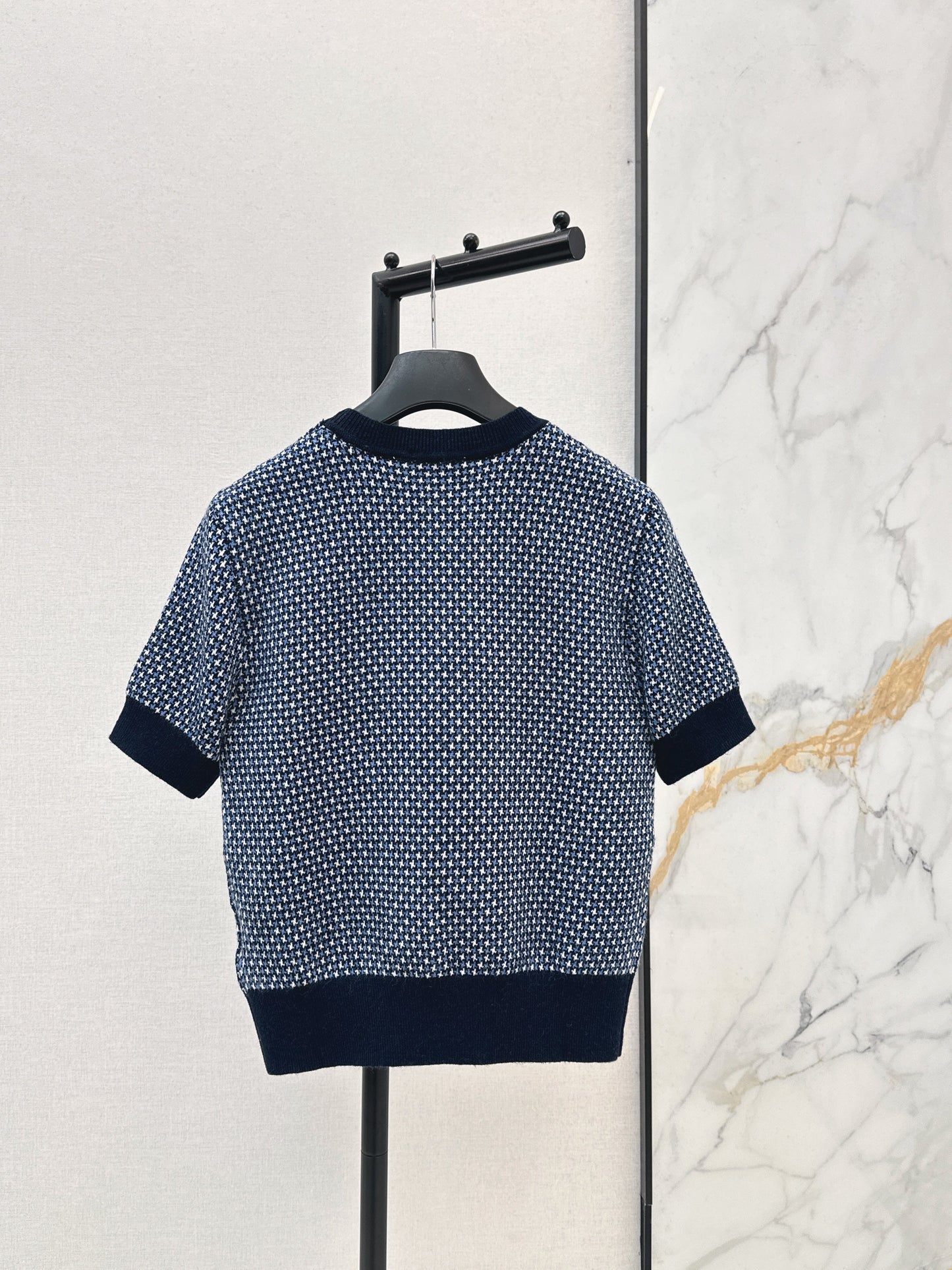 New style knitted short-sleeved sweater