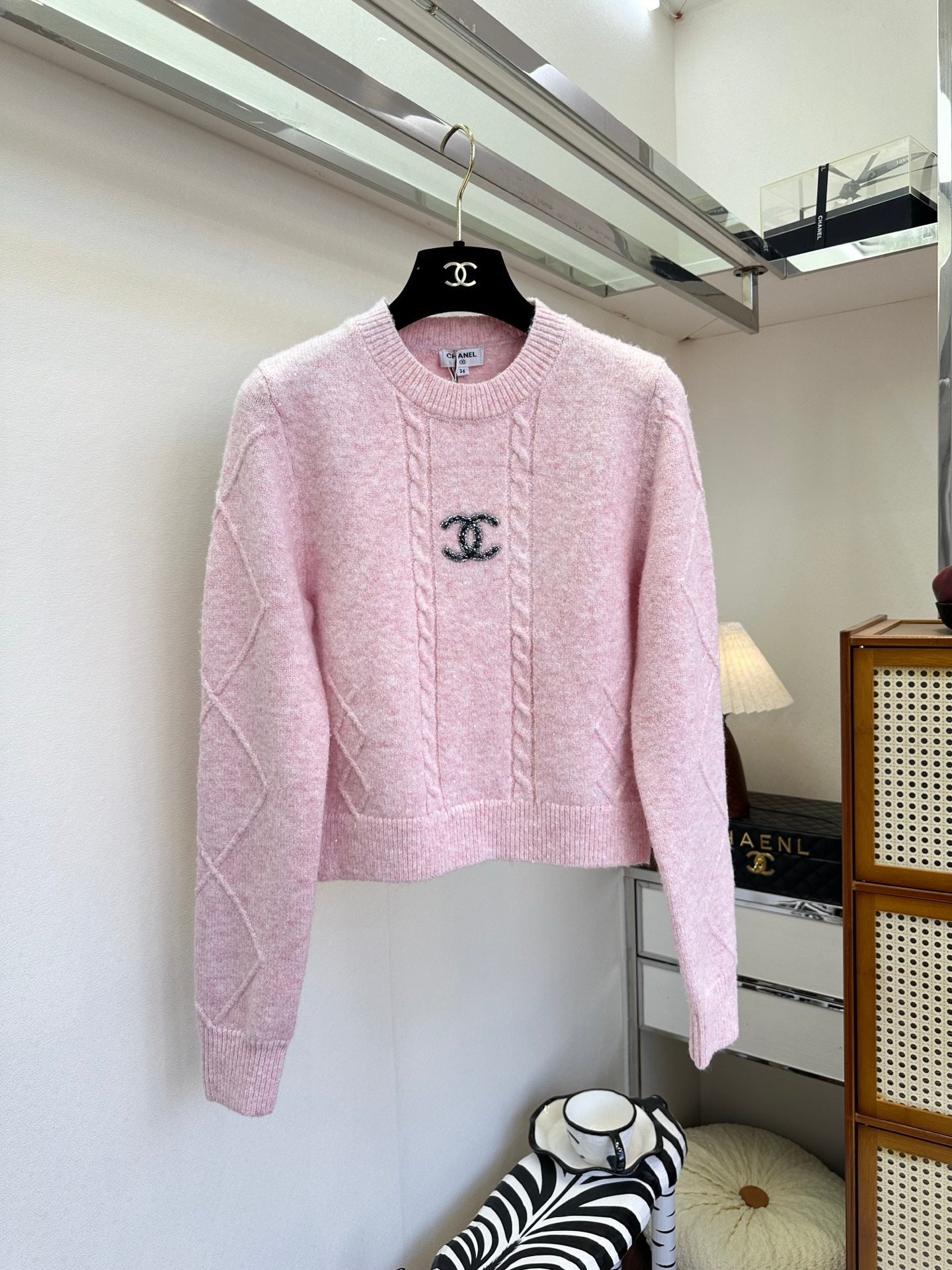 26 New Style Diamond Pattern Knitted Sweater