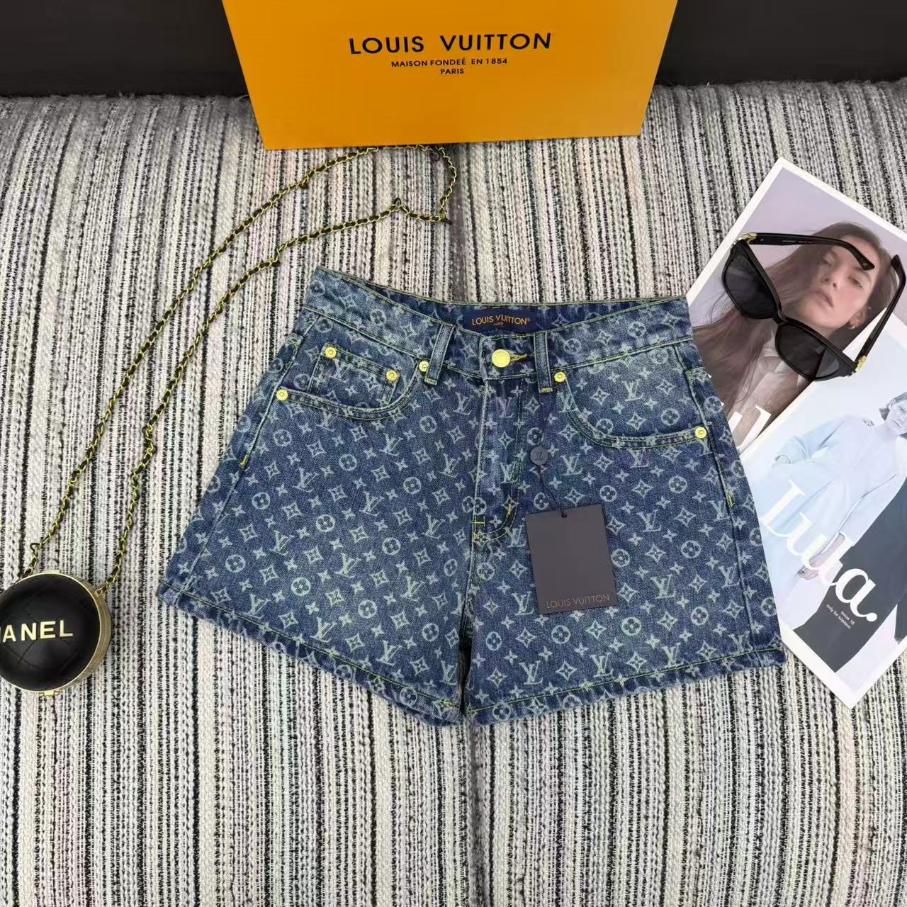 26 New Style Logo Print Denim Shorts