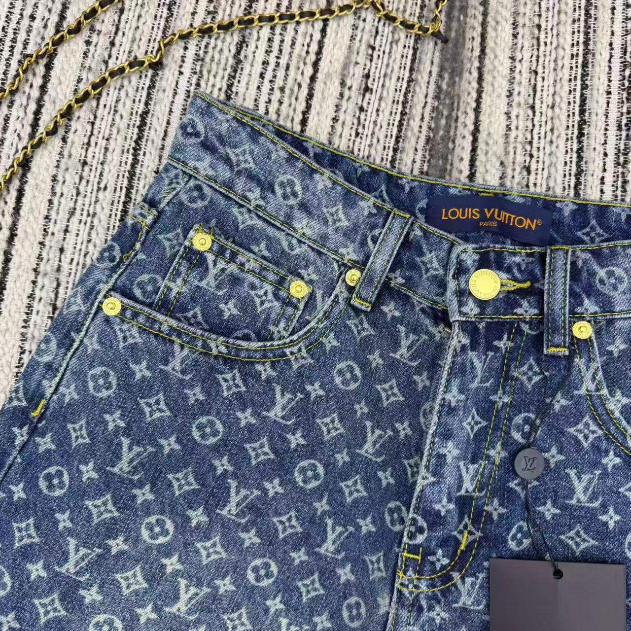 26 New Style Logo Print Denim Shorts