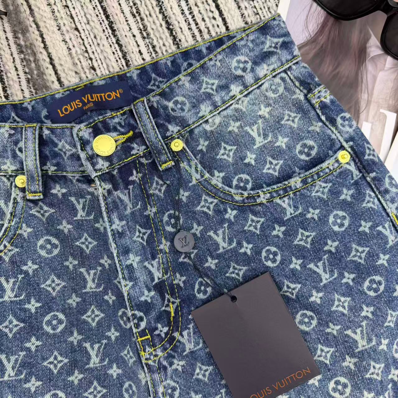 26 New Style Logo Print Denim Shorts