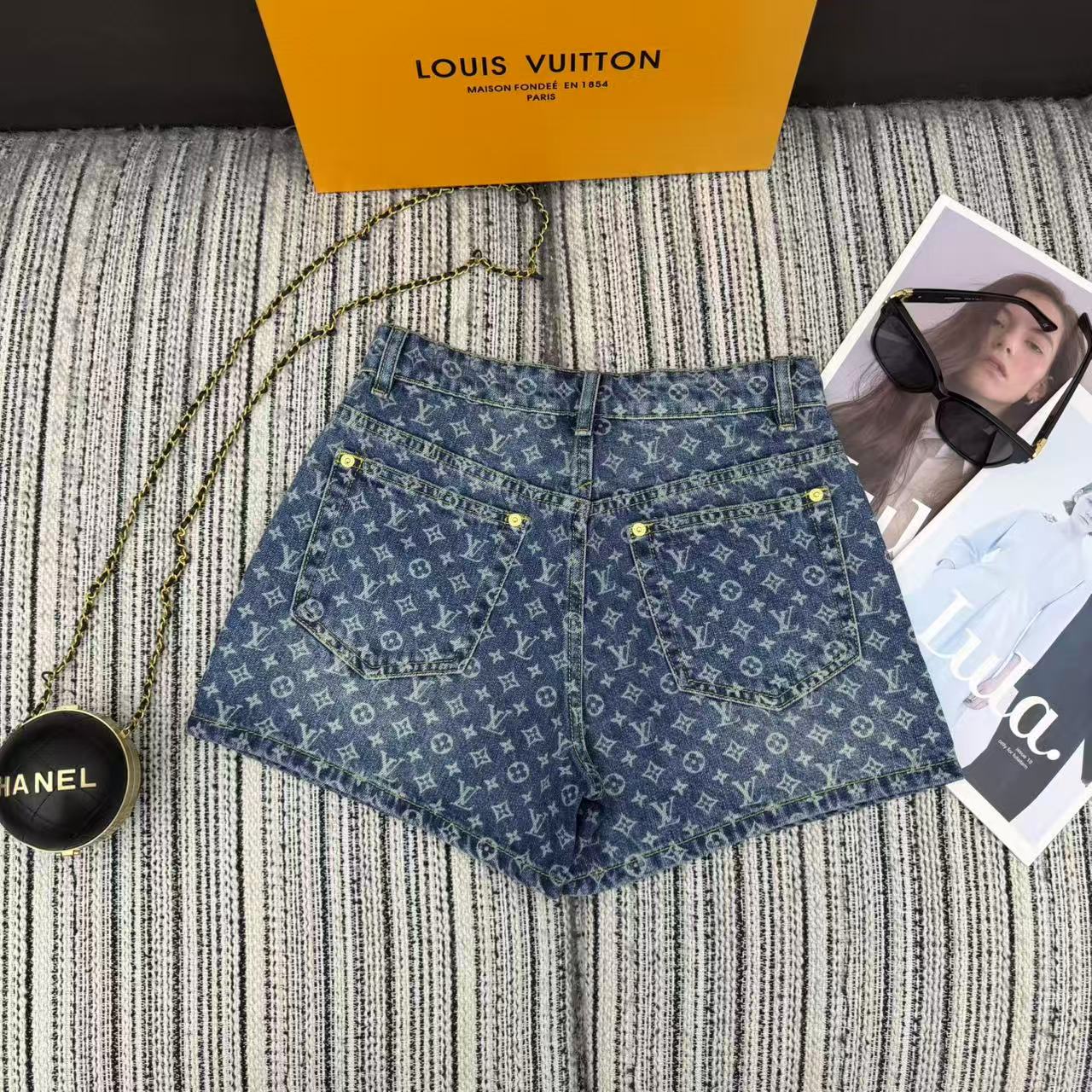 26 New Style Logo Print Denim Shorts