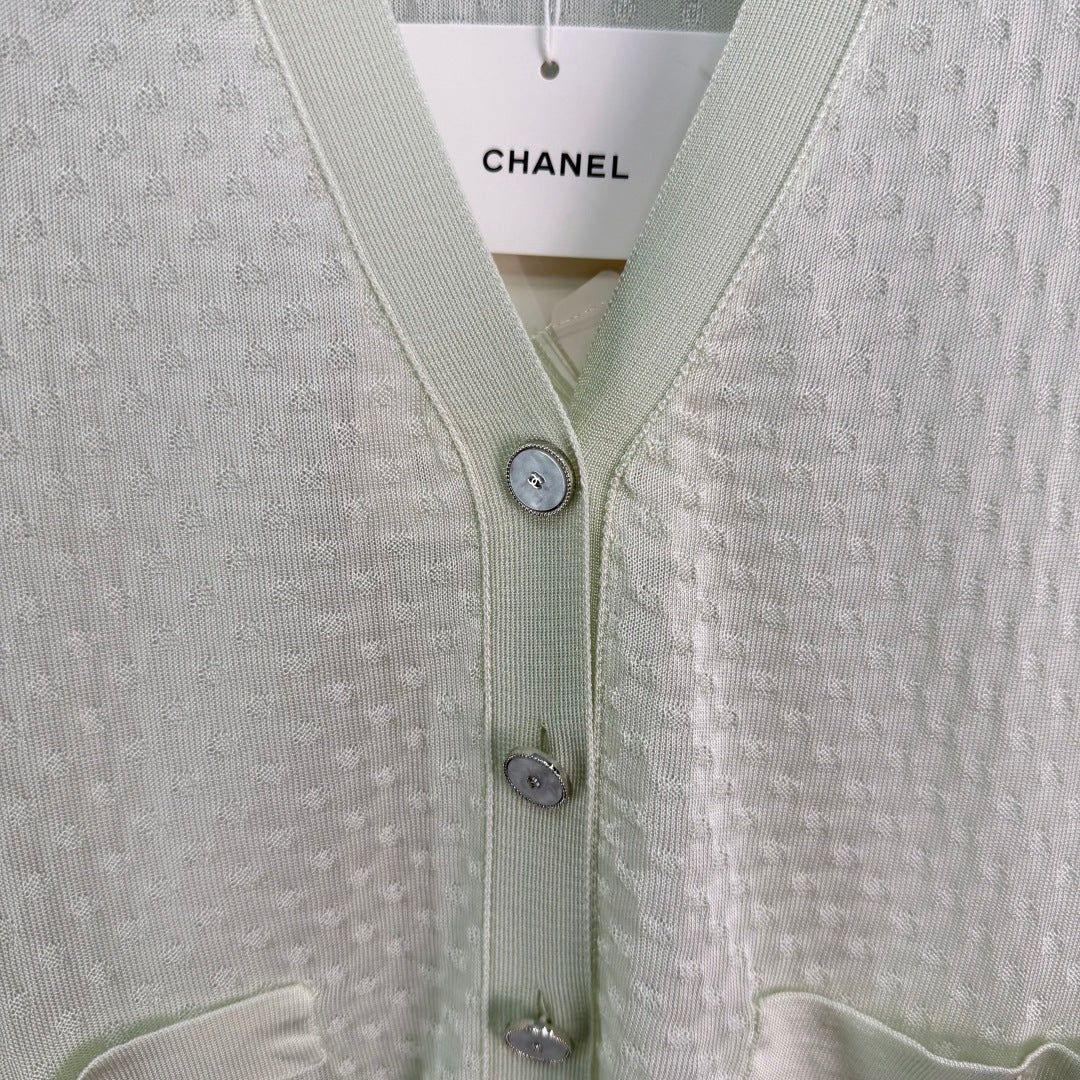 26 New Light Green Knitted Cardigan