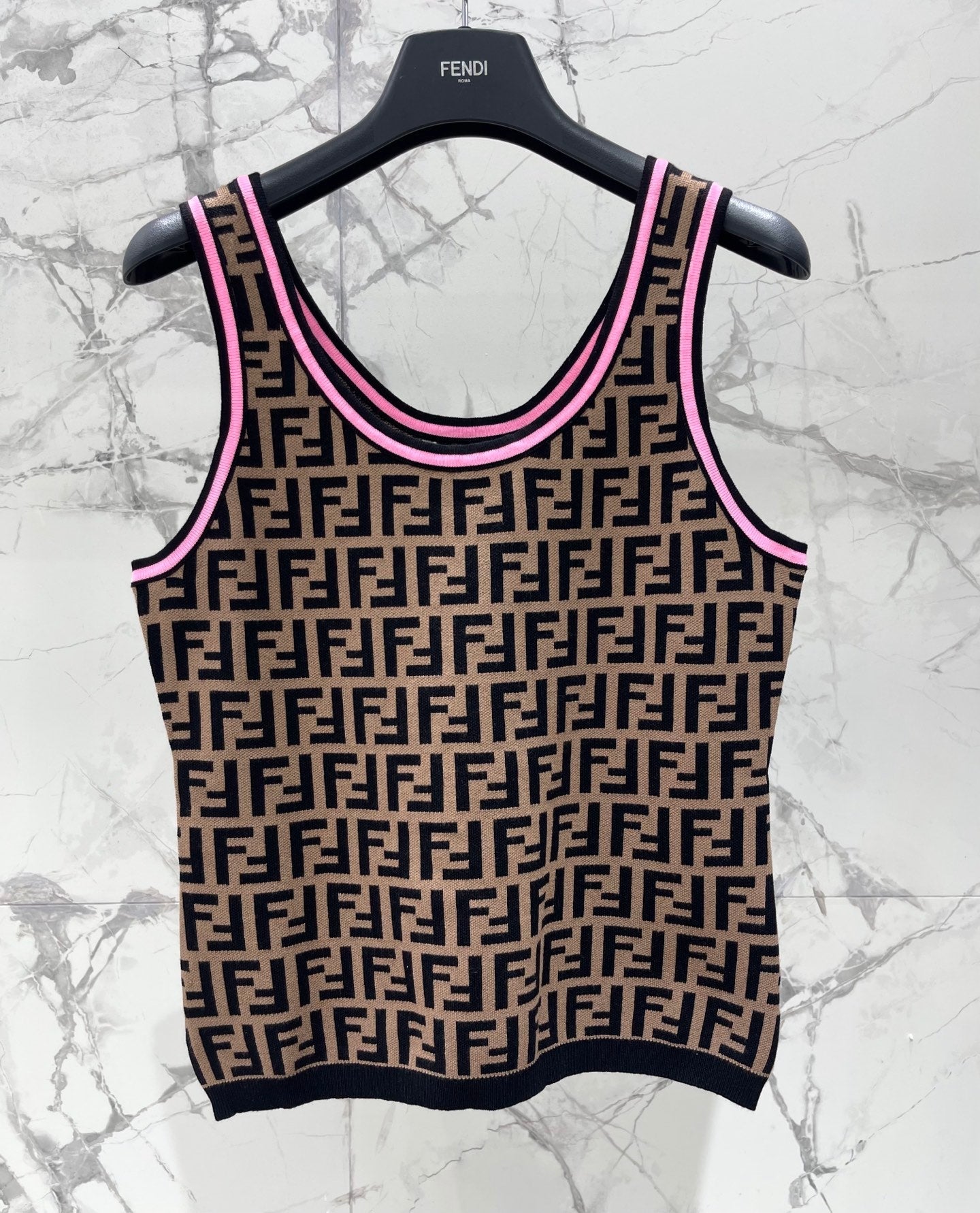 26 New Jacquard U-Neck Letter Vest