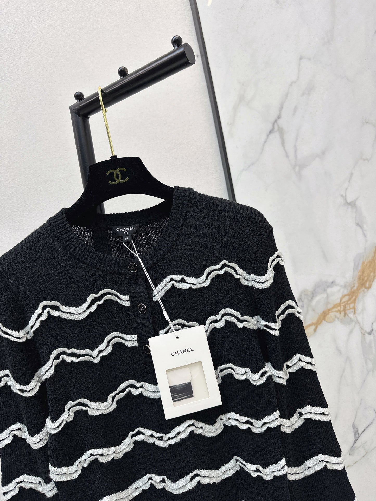 26 Newest Wave Pattern Knit Top