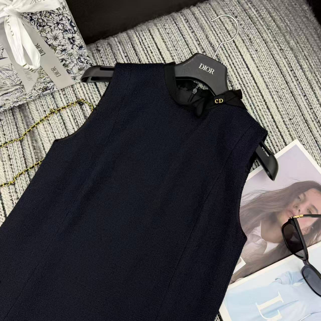 26. Round-Neck Sleeveless Dress
