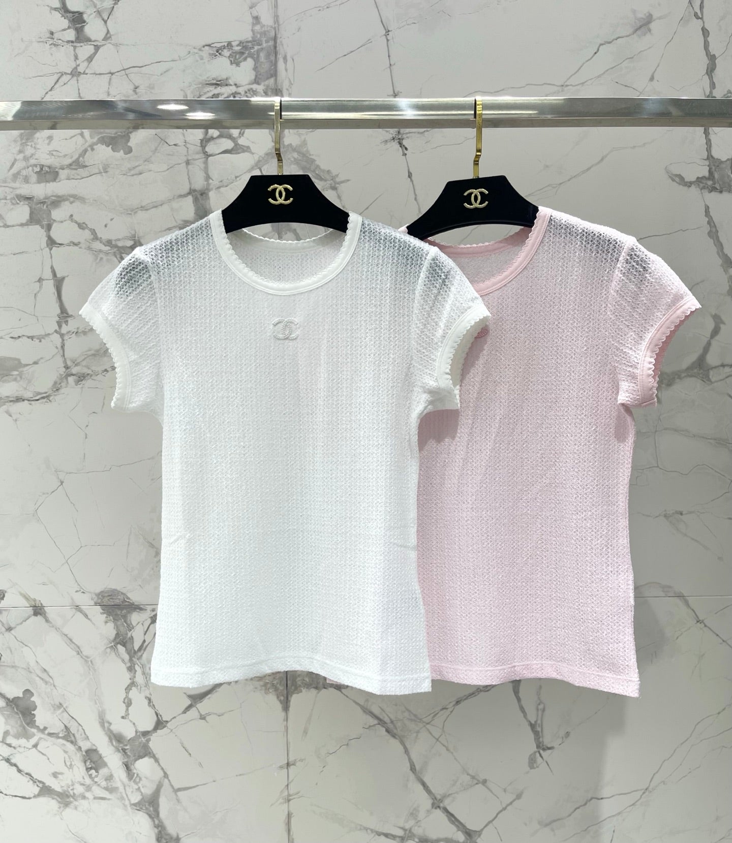 26 French-Style Beaded Logo Lace Short-Sleeve Top