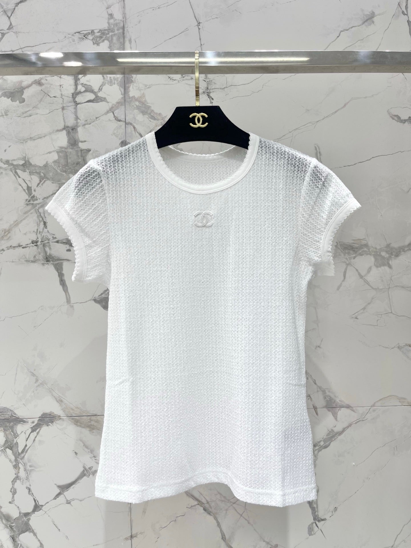 26 French-Style Beaded Logo Lace Short-Sleeve Top