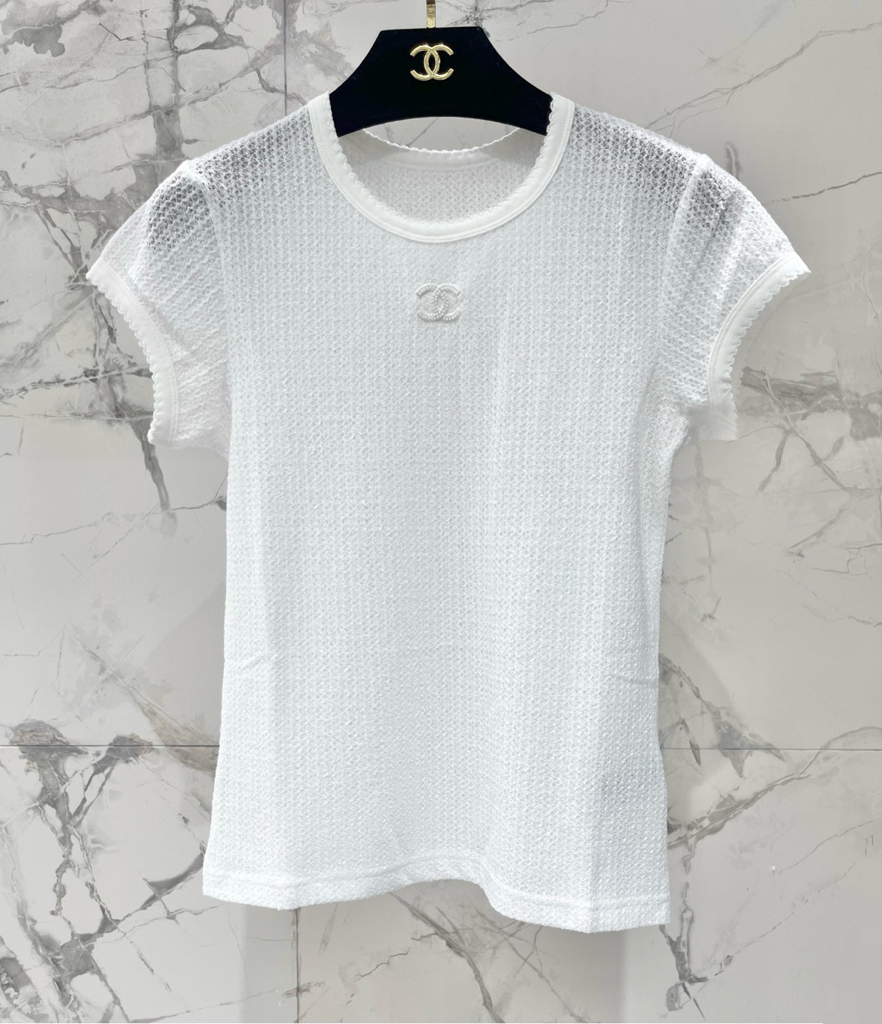 26 French-Style Beaded Logo Lace Short-Sleeve Top