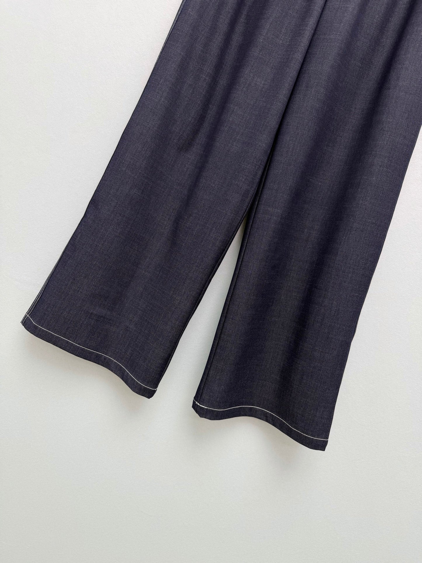 26. Wide-Leg Trousers with Side Drawstrings and Exposed Stitching
