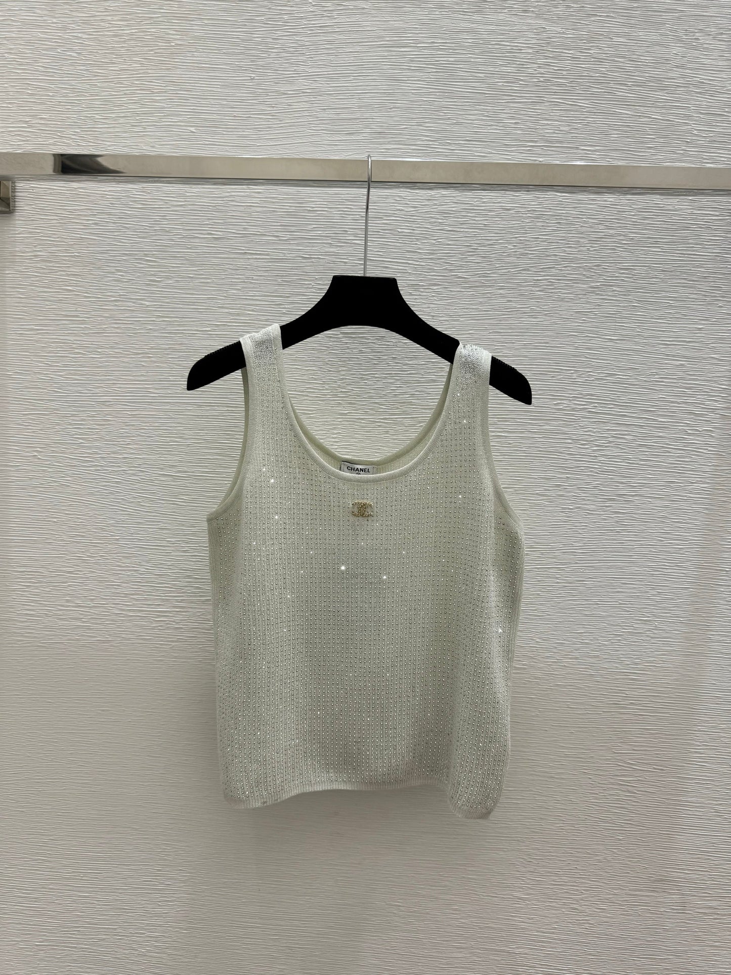 26 Rhinestone-Embellished Crew Neck Knit Vest