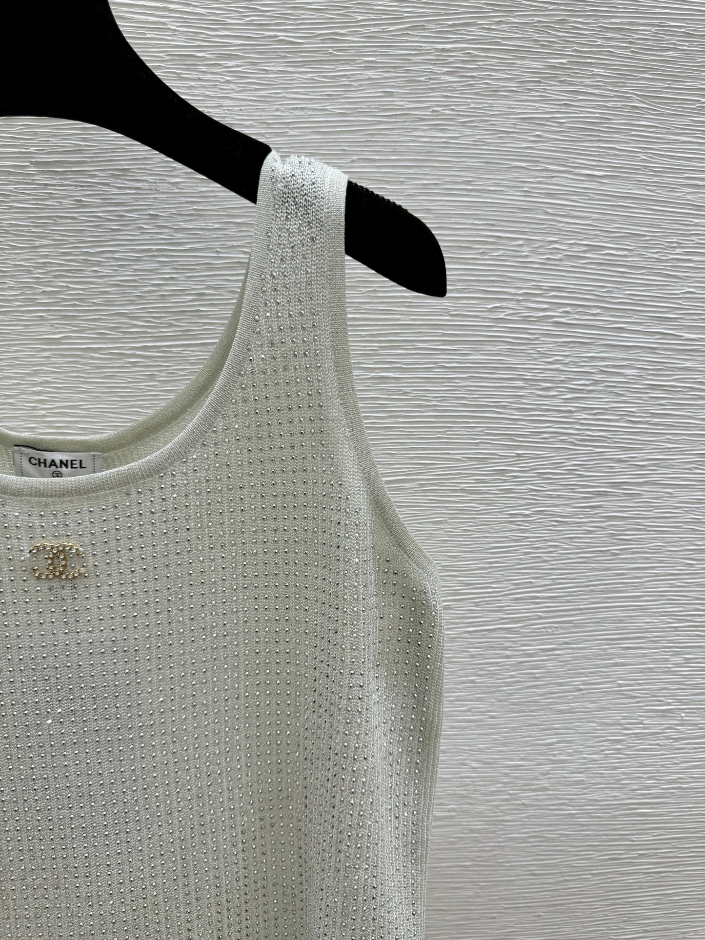26 Rhinestone-Embellished Crew Neck Knit Vest