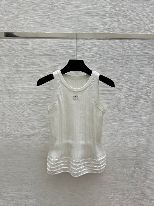 26. Simple Crew-Neck Knitted Vest