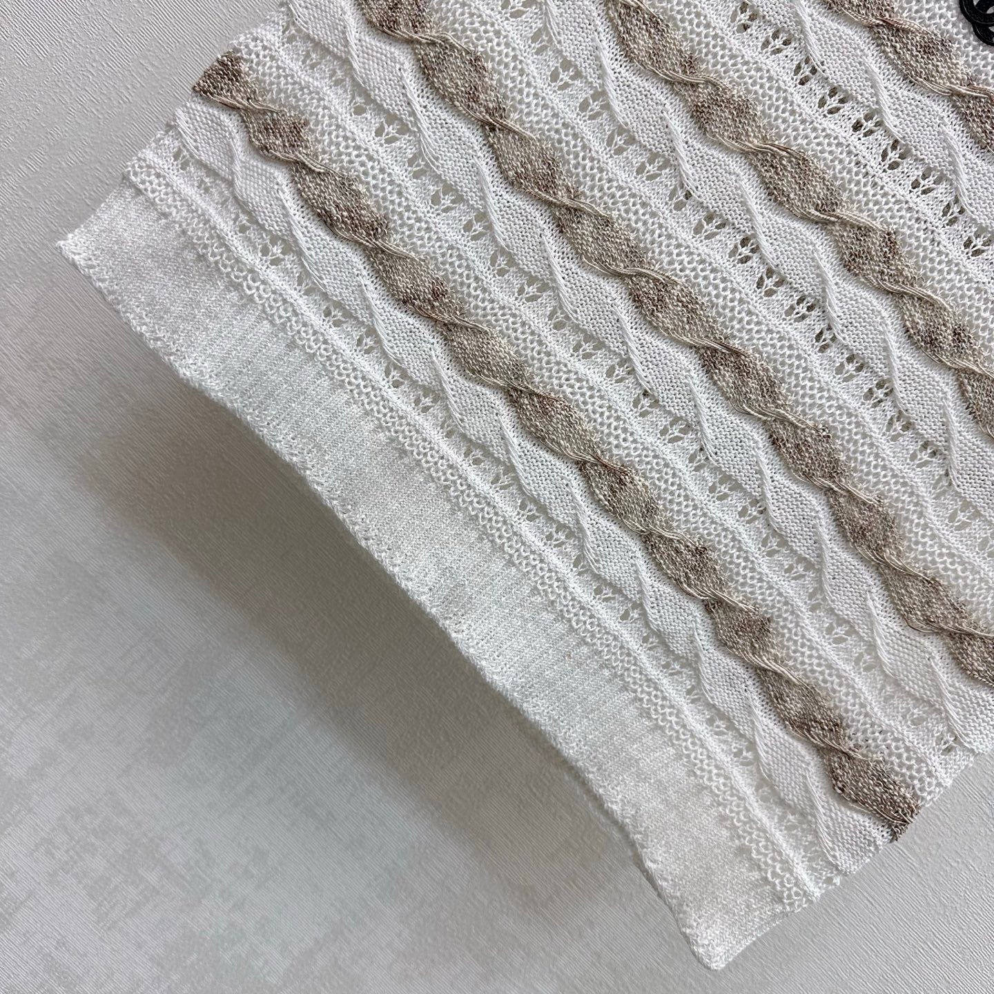 26SS Wave Pattern Hollow-Out Knitted Vest