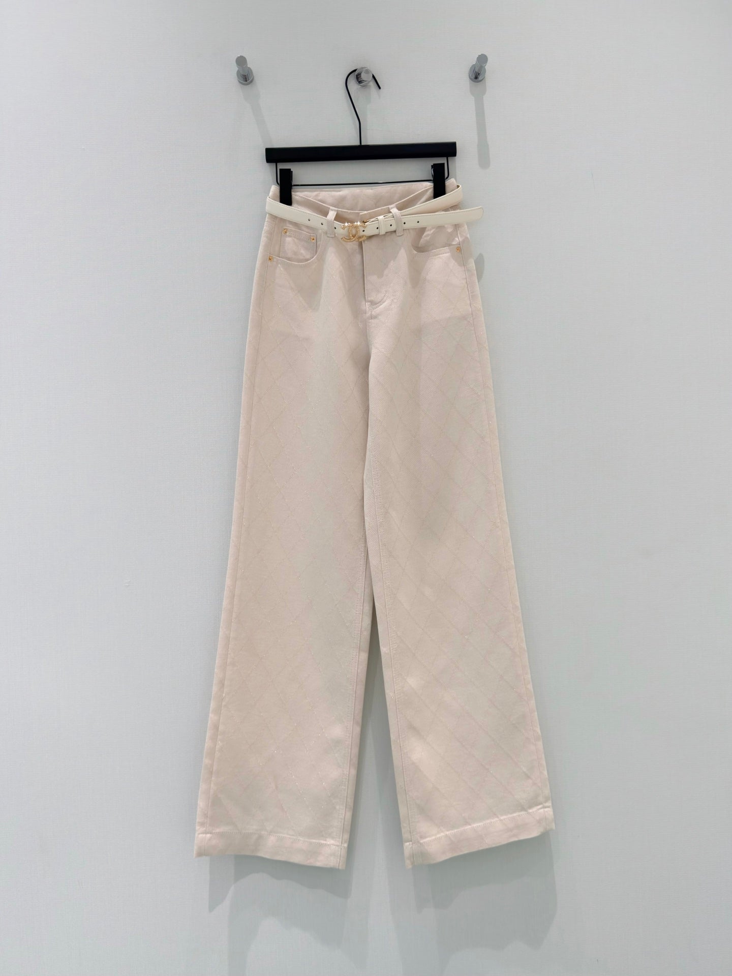 26 New Style Gold-Shimmer Quilted-Pattern Jeans + Belt