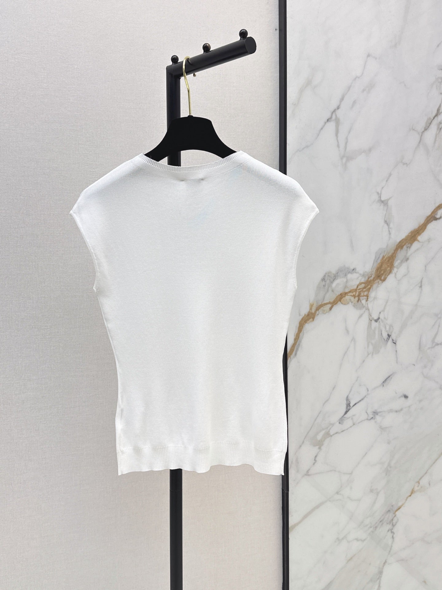 26 New Knit Vest