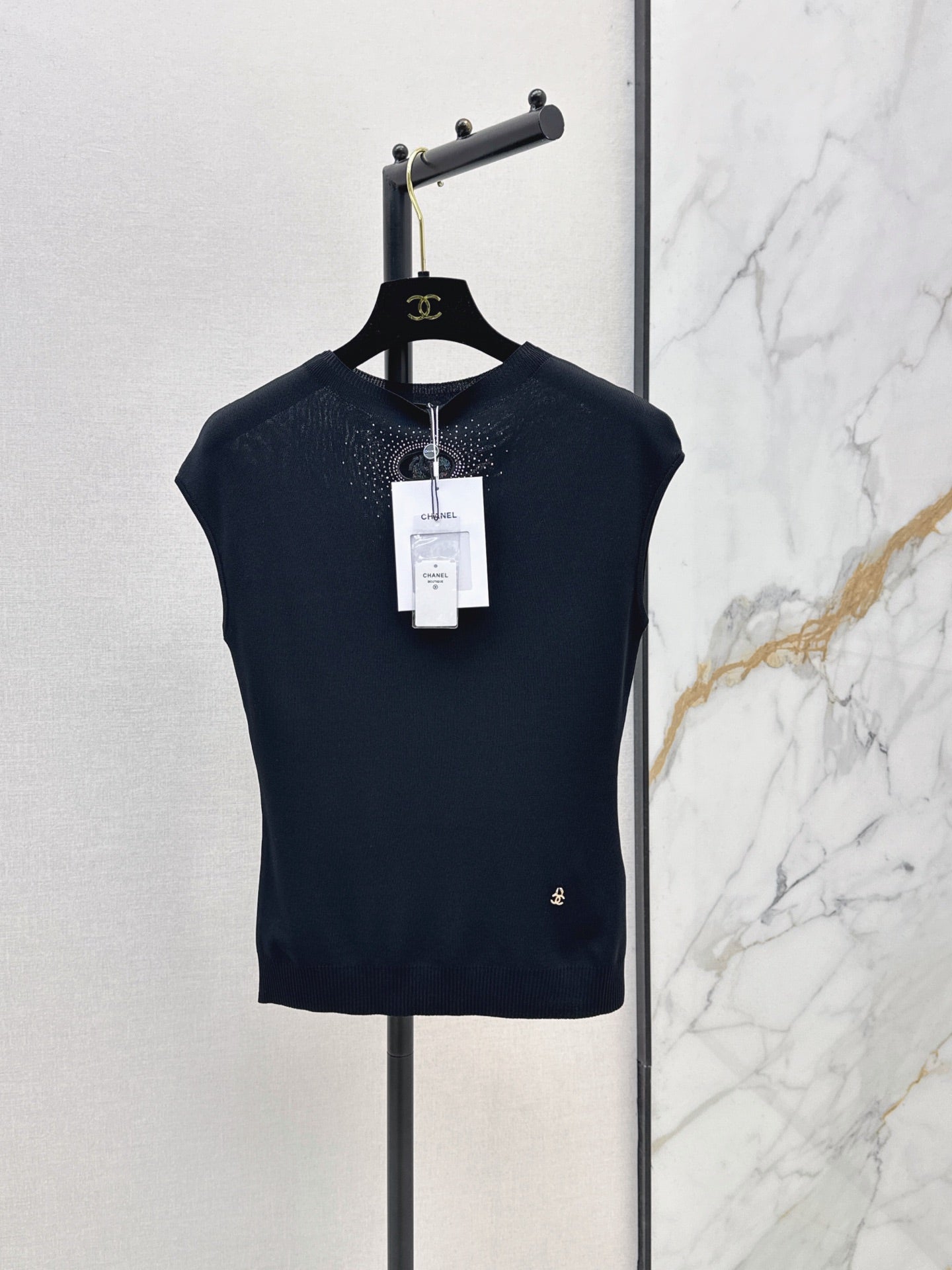 26 New Knit Vest