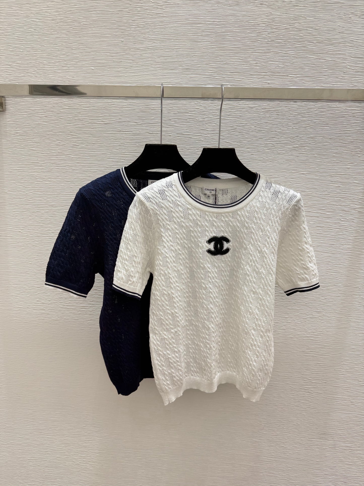 26 New Short-Sleeved Knit Top