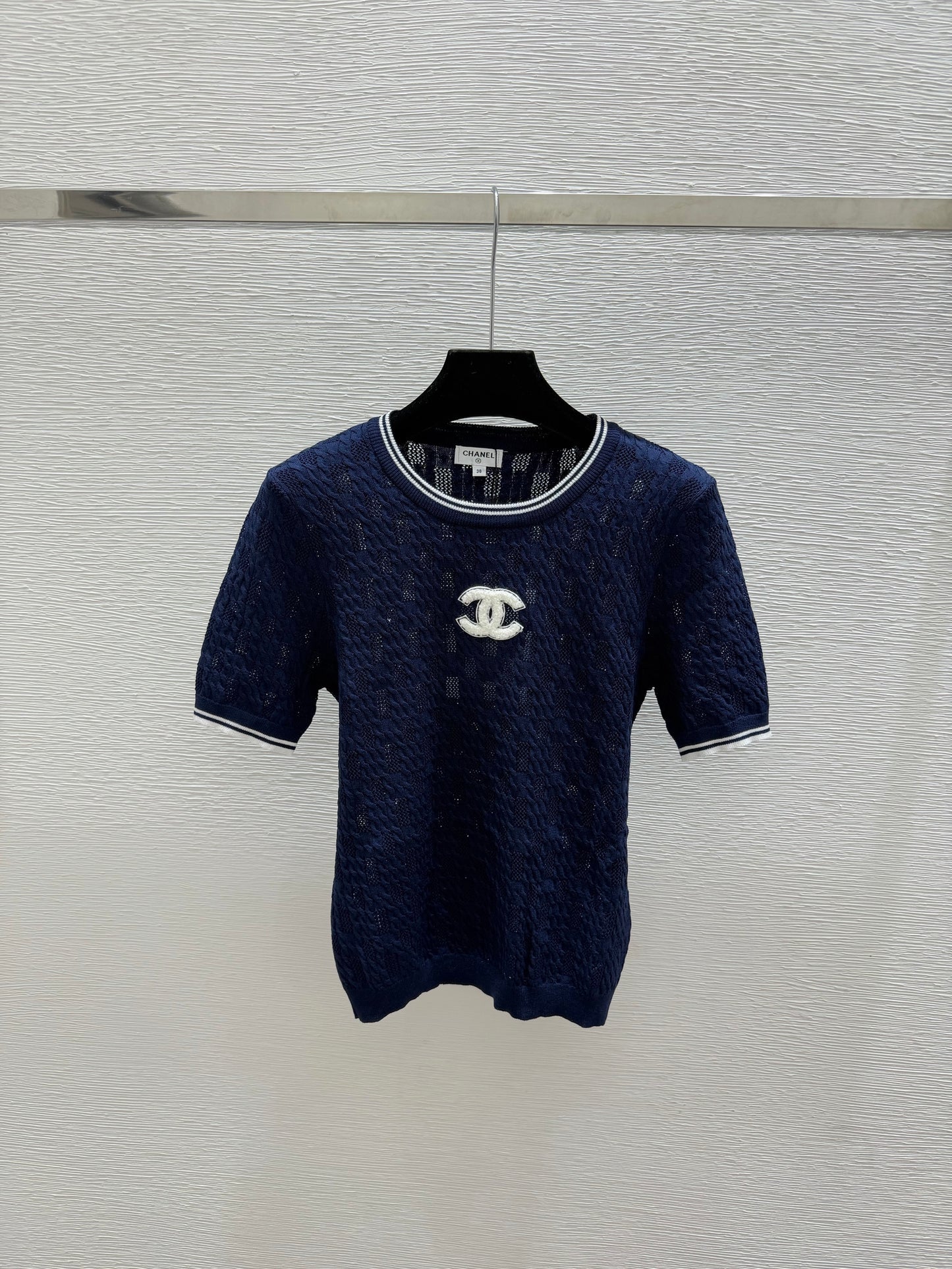 26 New Short-Sleeved Knit Top