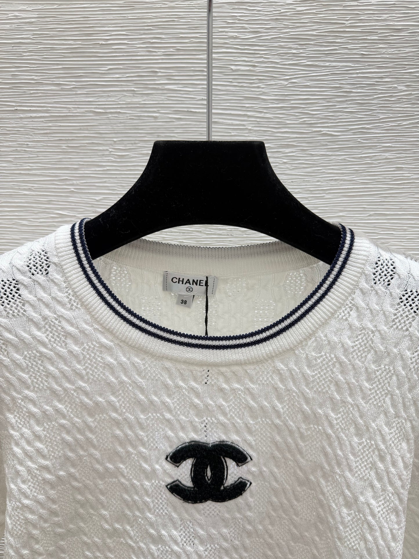 26 New Short-Sleeved Knit Top