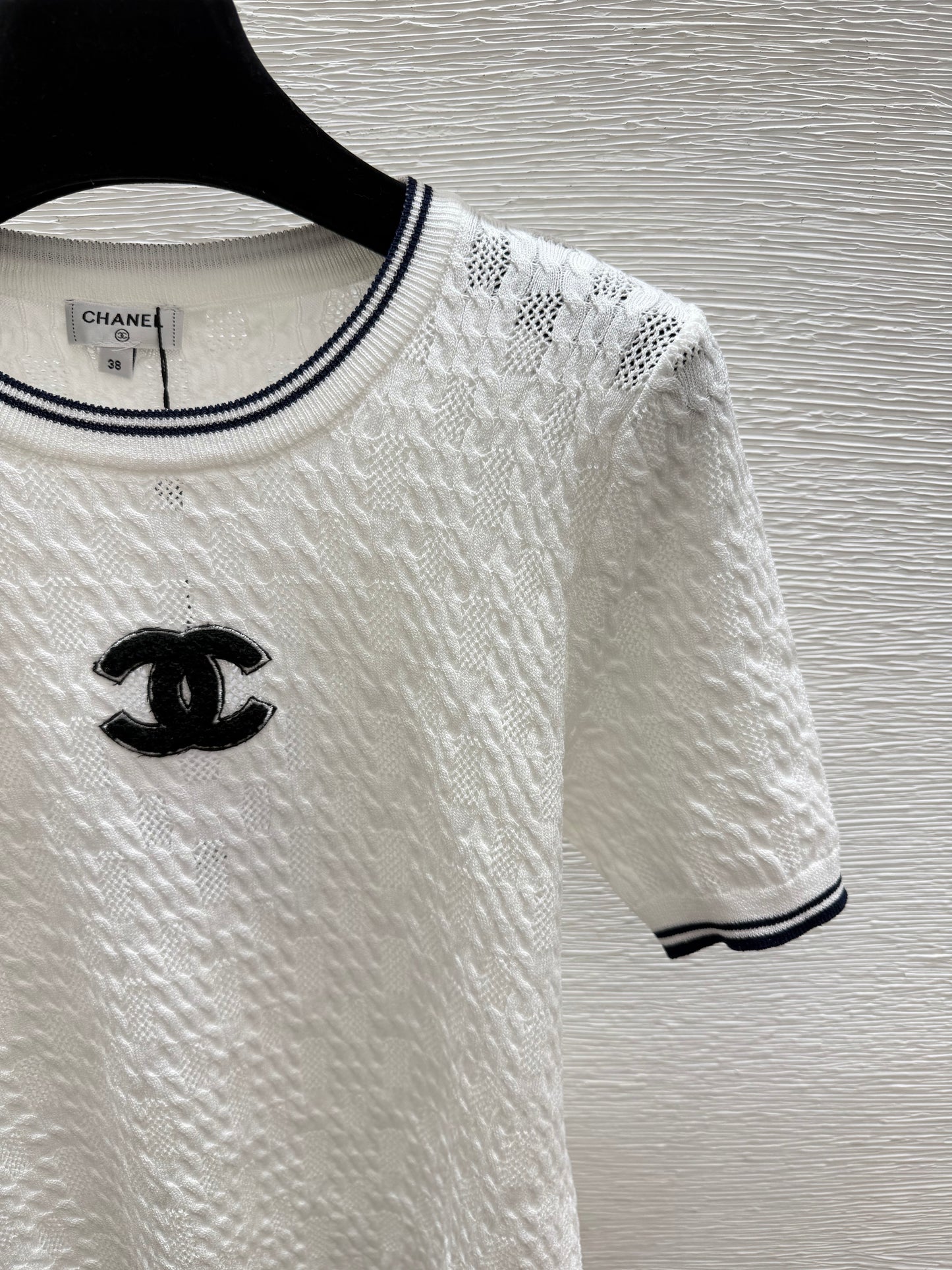 26 New Short-Sleeved Knit Top