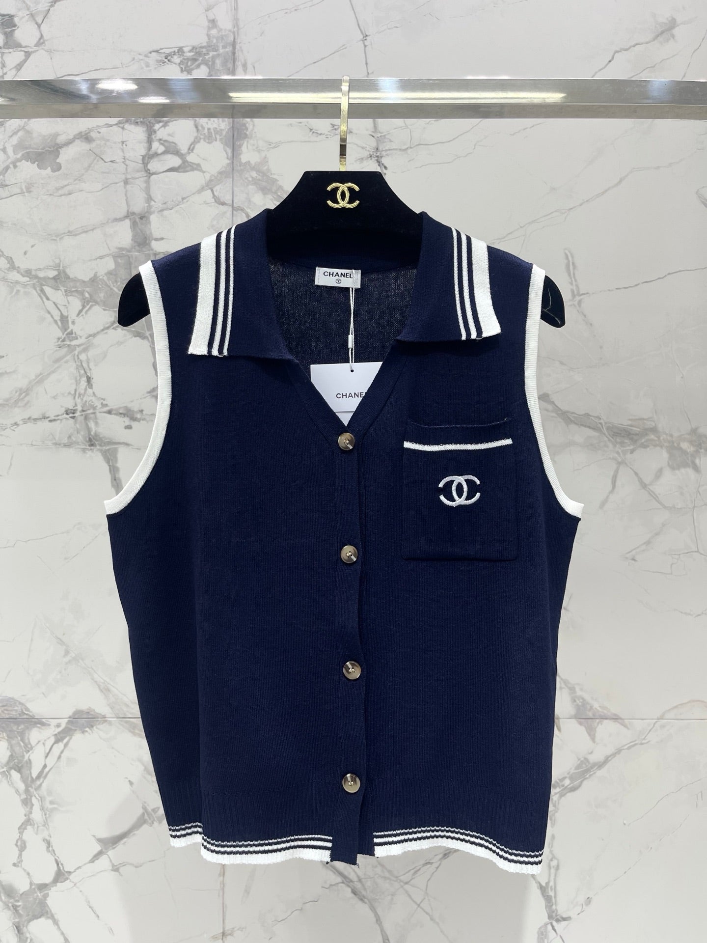 26 New Color-Block V-Neck Knit Vest