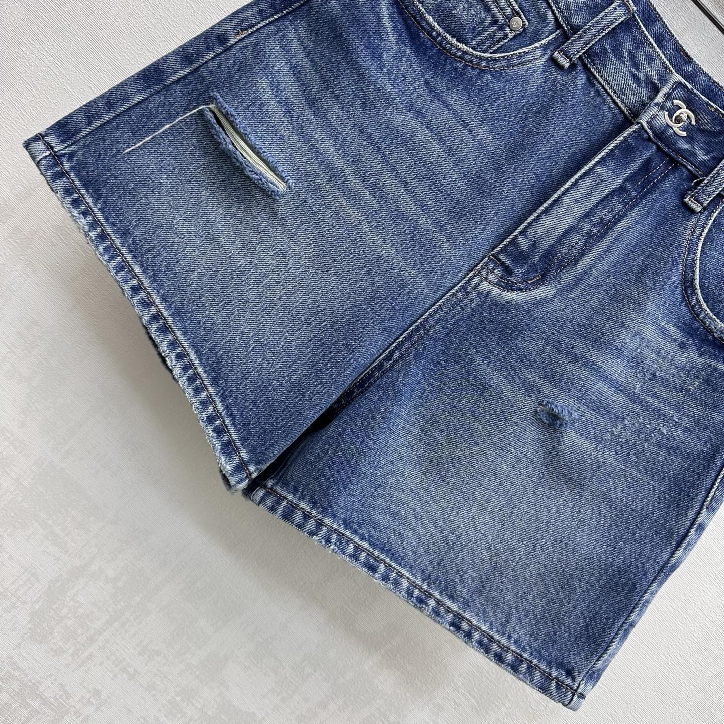26 New Distressed Denim Shorts