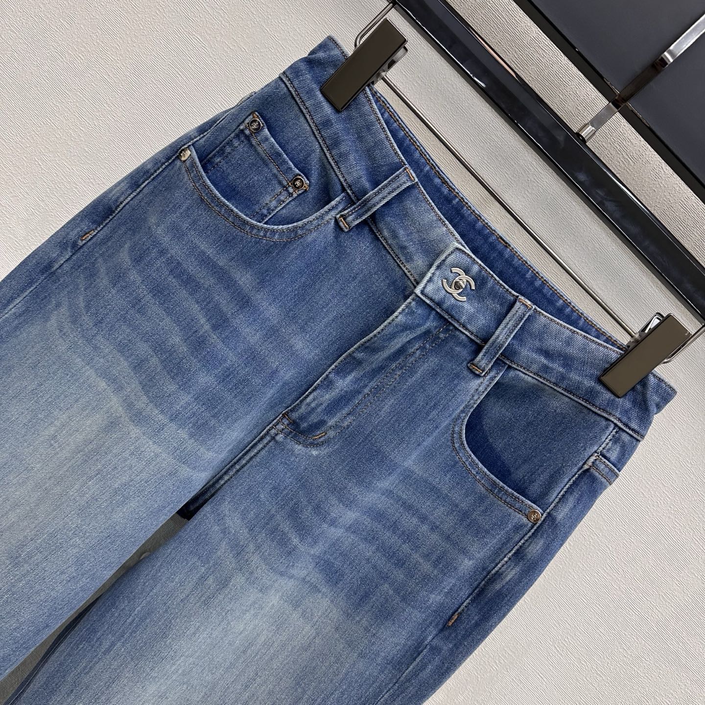 26 New Style Flared-Hem Jeans