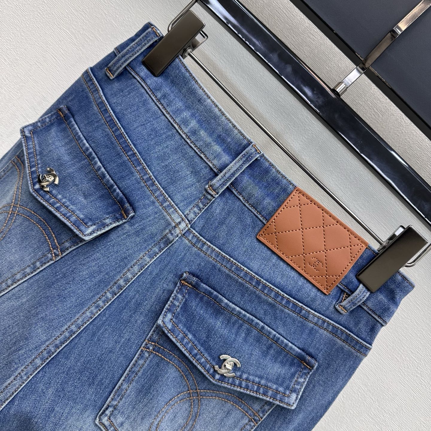 26 New Style Flared-Hem Jeans