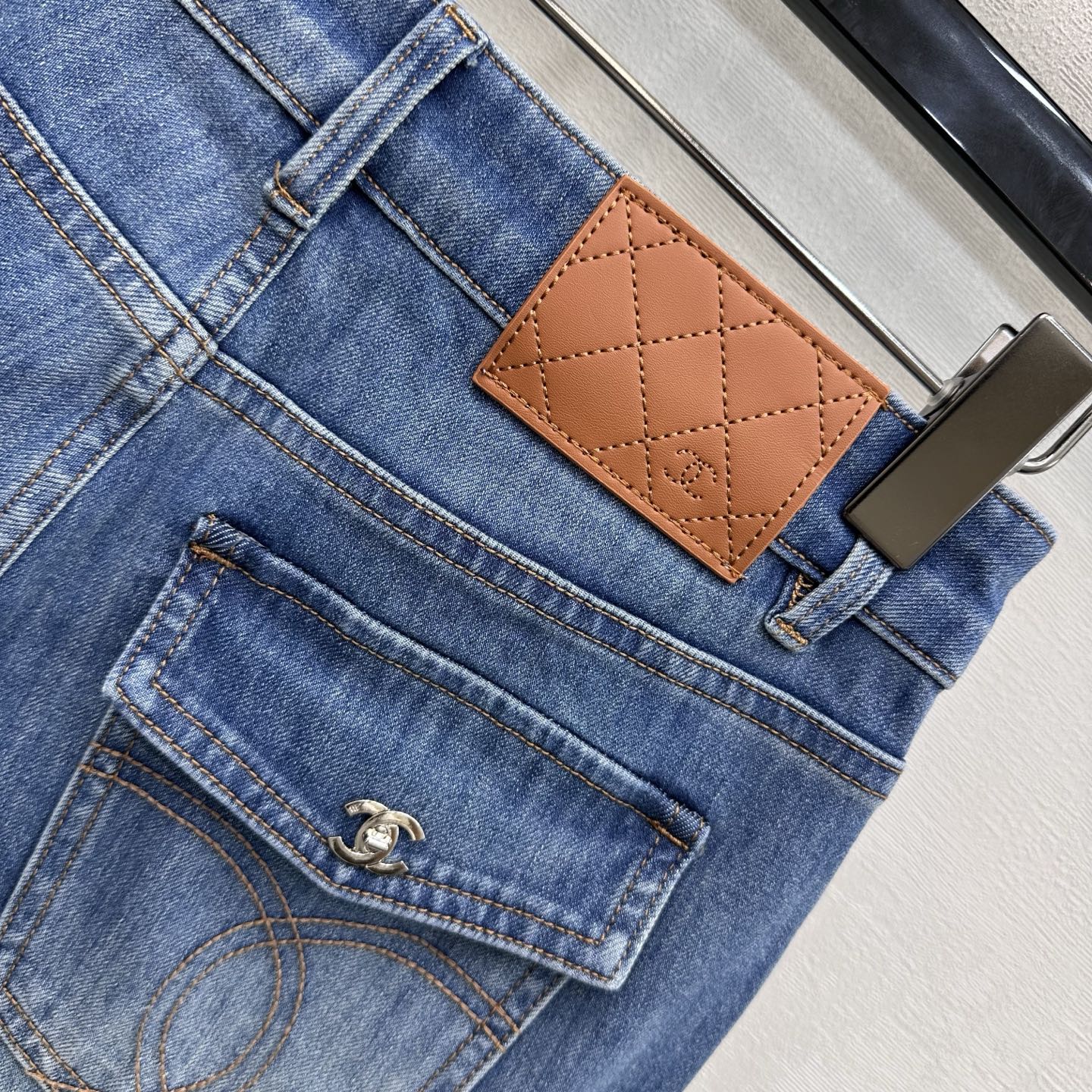26 New Style Flared-Hem Jeans