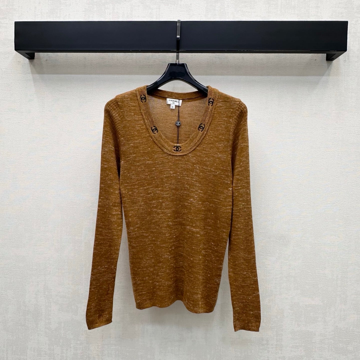 26 New Style Embroidered Long-Sleeve Knit Top