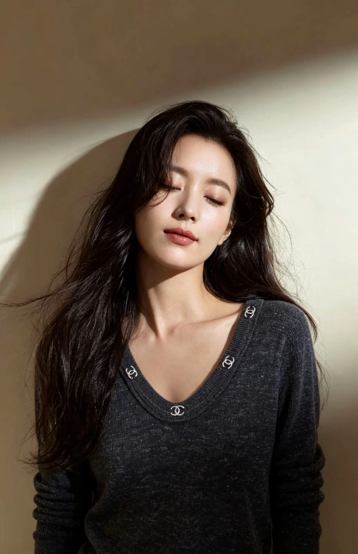 26 New Style Embroidered Long-Sleeve Knit Top
