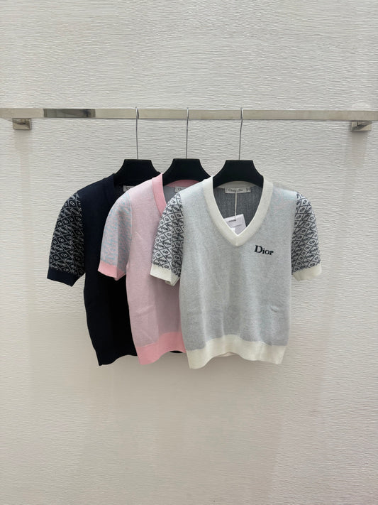26 New Color-Block Knit Short-Sleeve Top