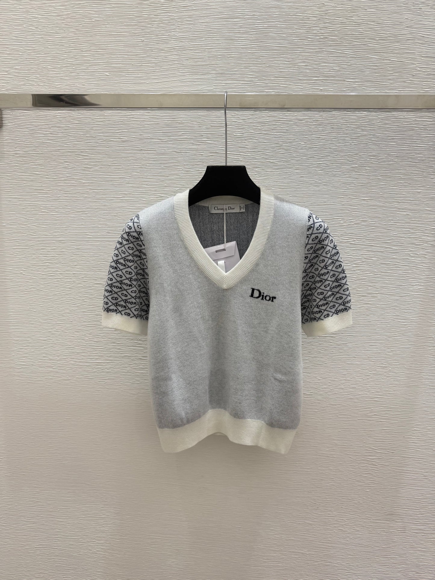 26 New Color-Block Knit Short-Sleeve Top
