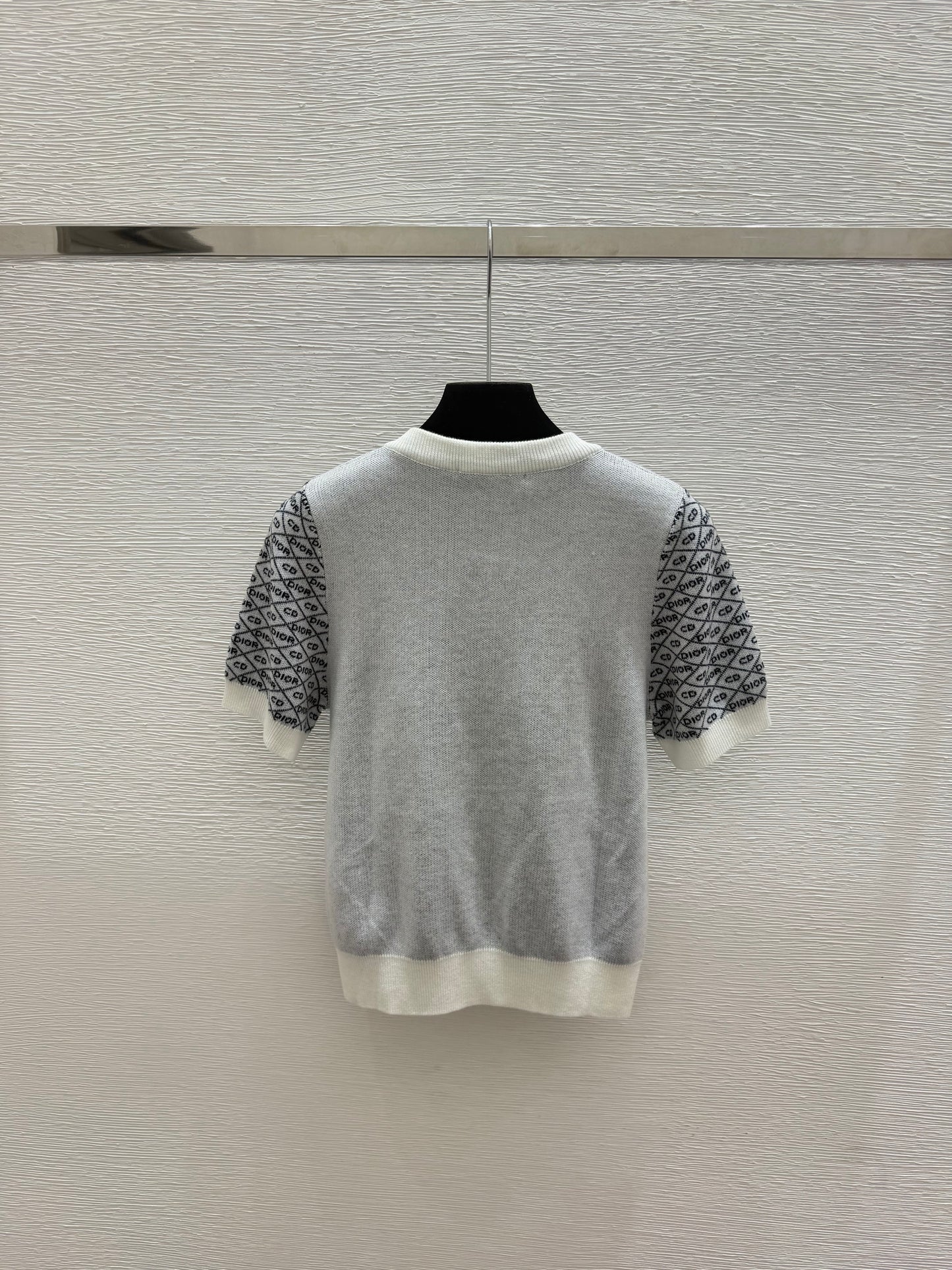 26 New Color-Block Knit Short-Sleeve Top