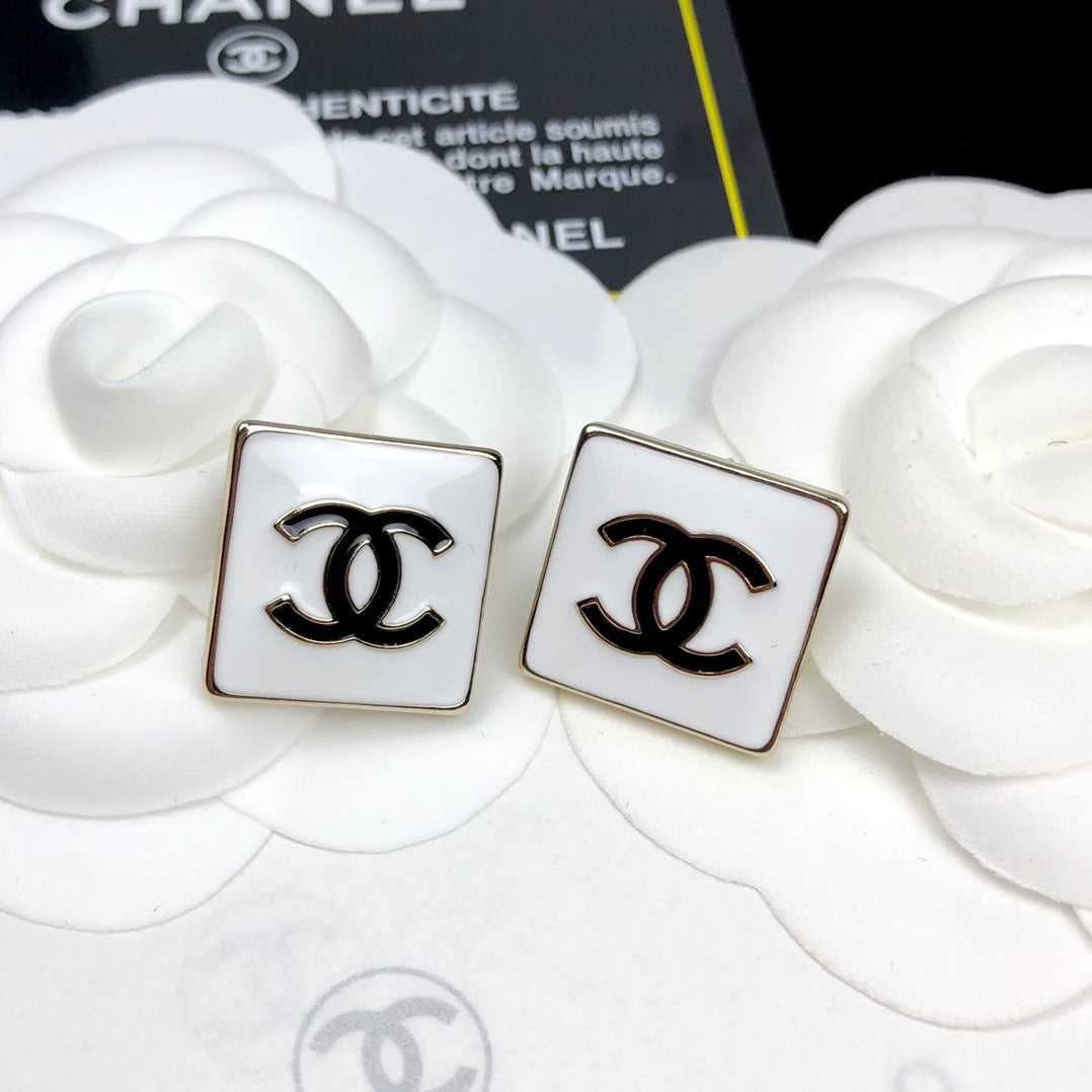 White enamel black square stud earrings