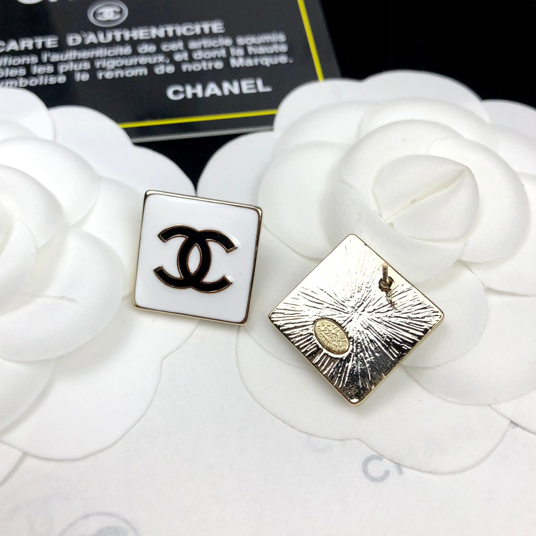 White enamel black square stud earrings