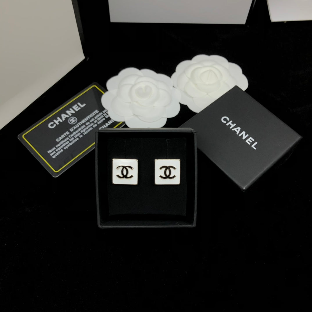 White enamel black square stud earrings