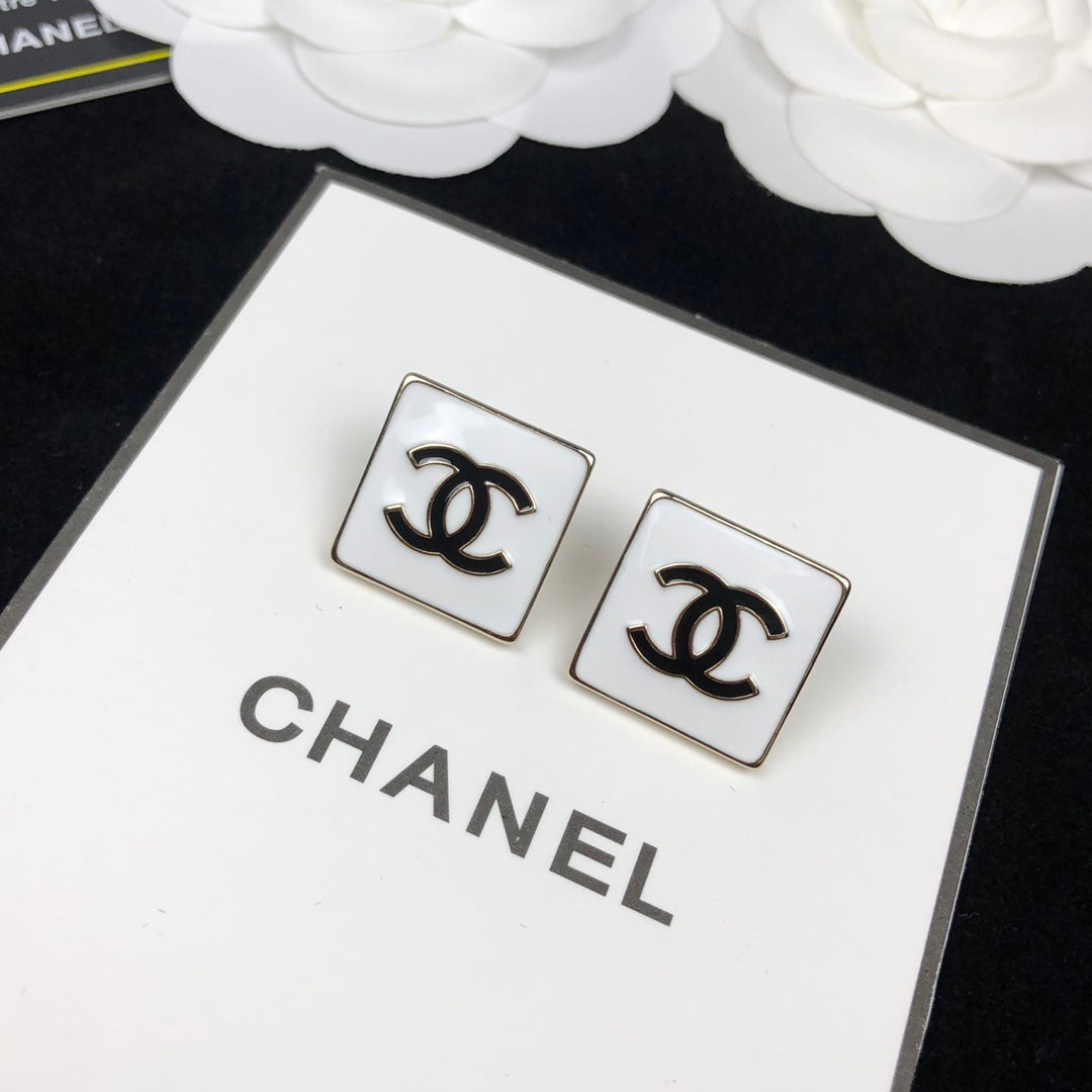 White enamel black square stud earrings