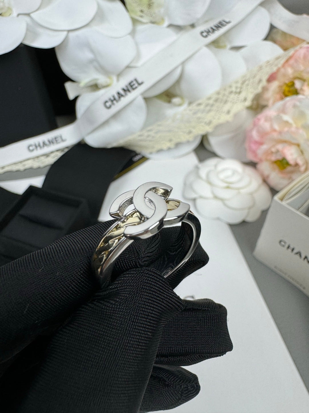 New color-block ring