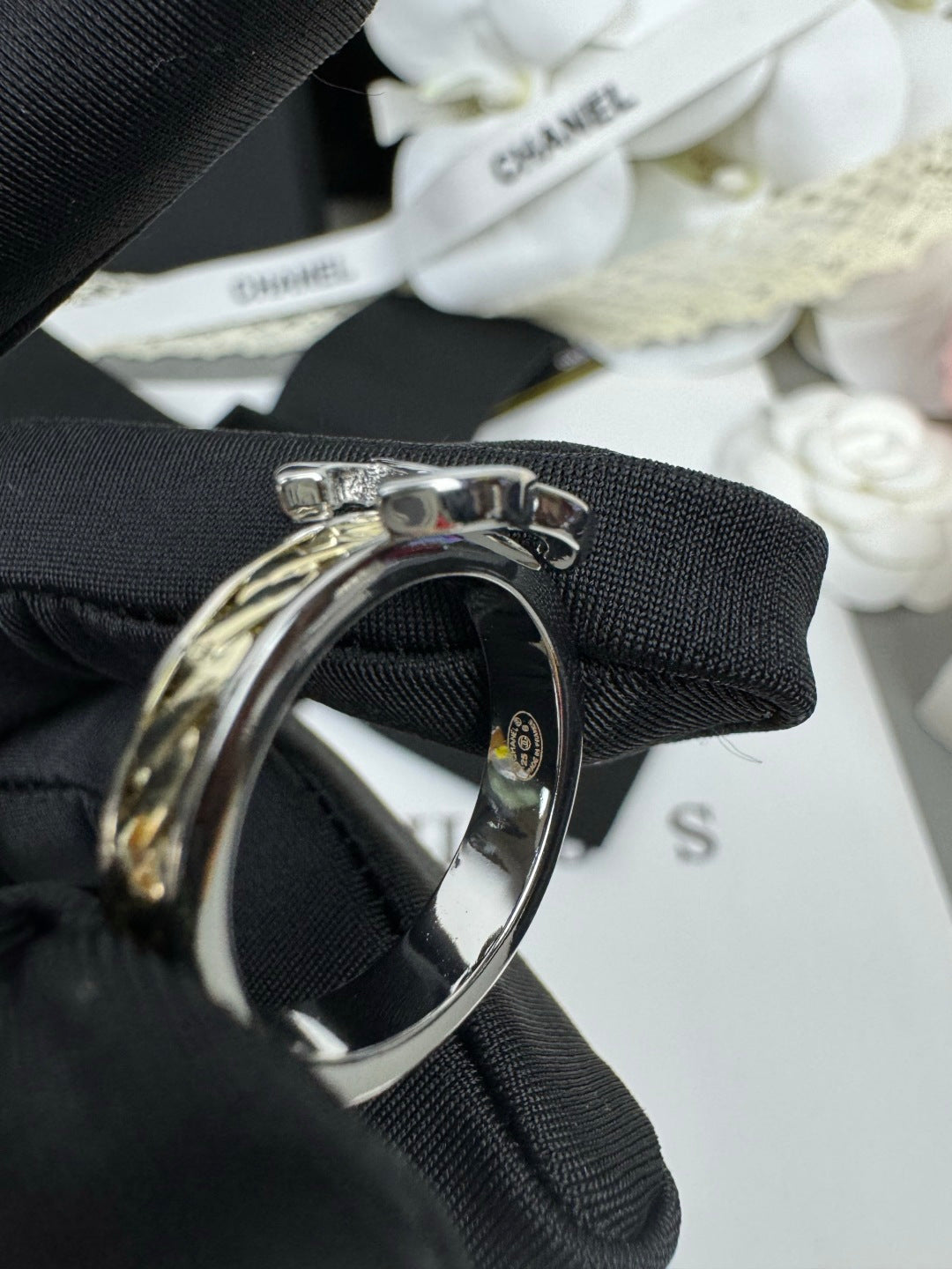 New color-block ring