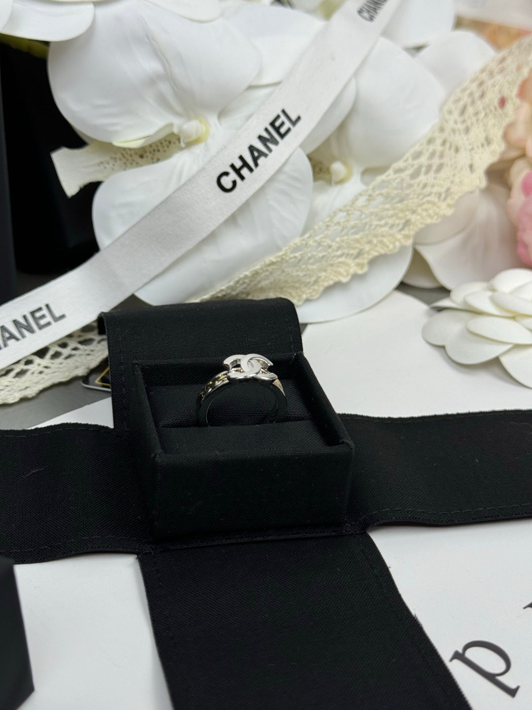 New color-block ring