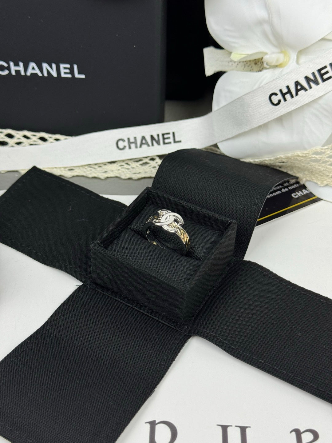 New color-block ring
