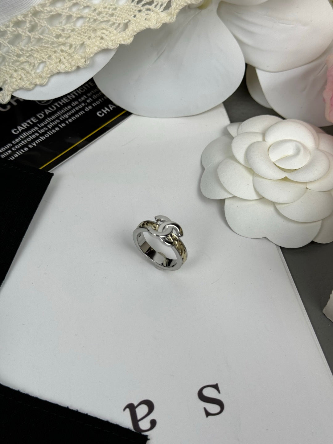 New color-block ring